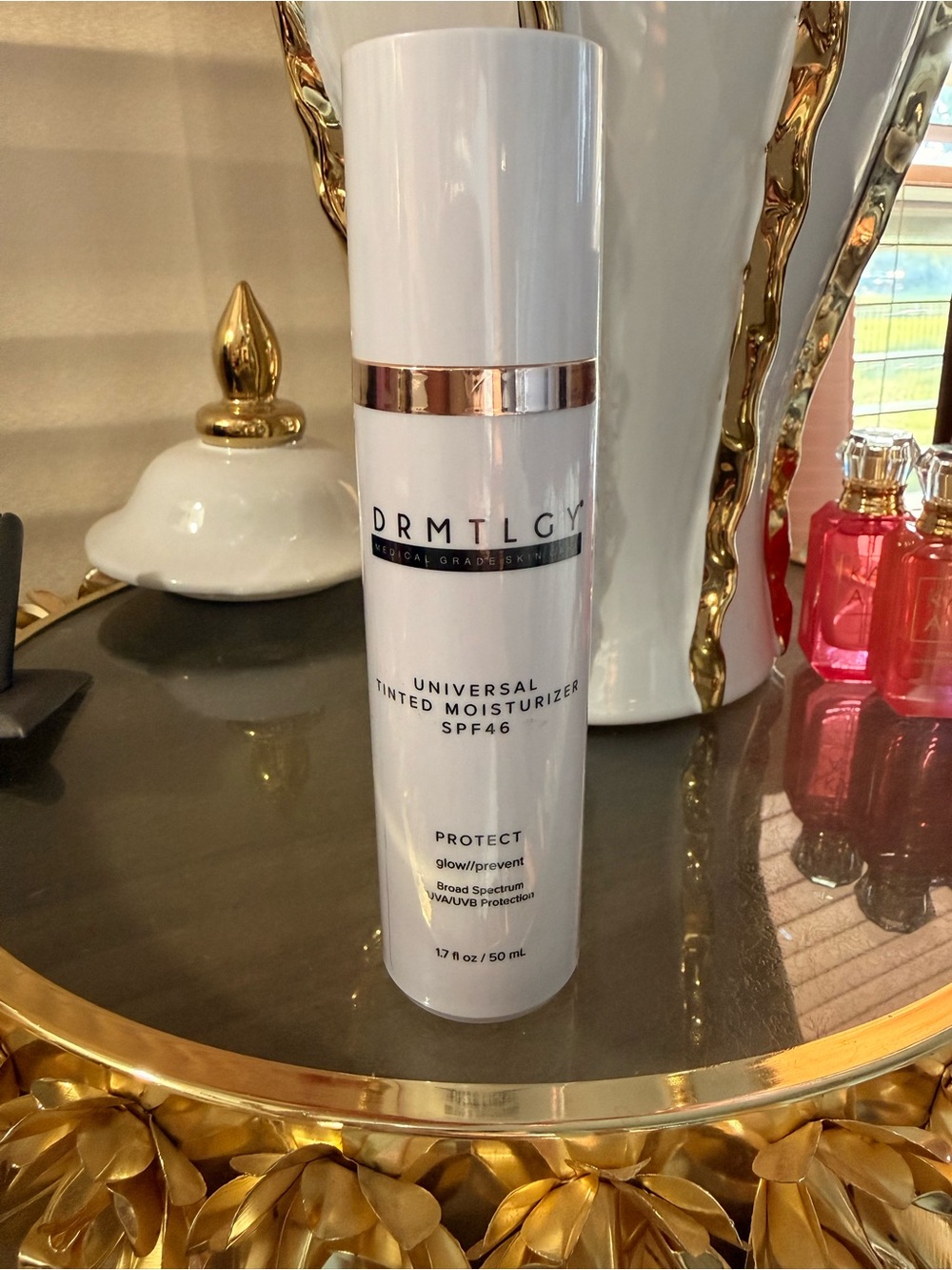 DRMTLGY Universal Tinted Moisturizer SPF46